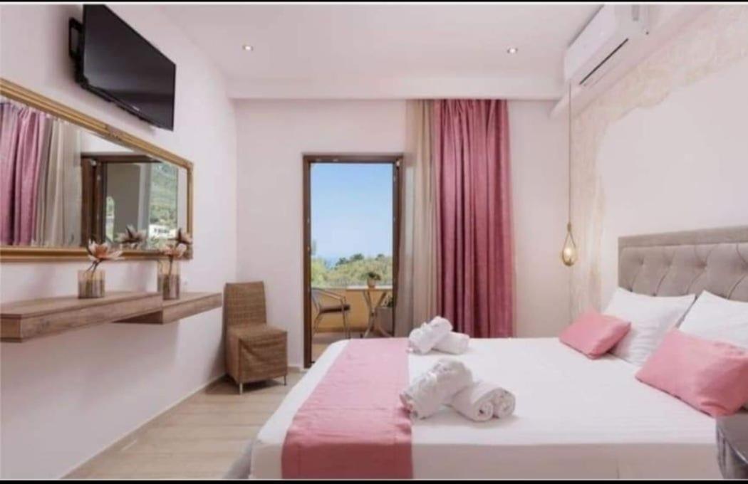 Paramonas  Loukia'S Studios And Apartments מראה חיצוני תמונה